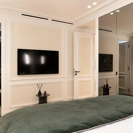 Thelander - Serviced In Champs Elysees Apartment