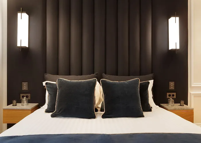 Thelander - Serviced In Champs Elysées *