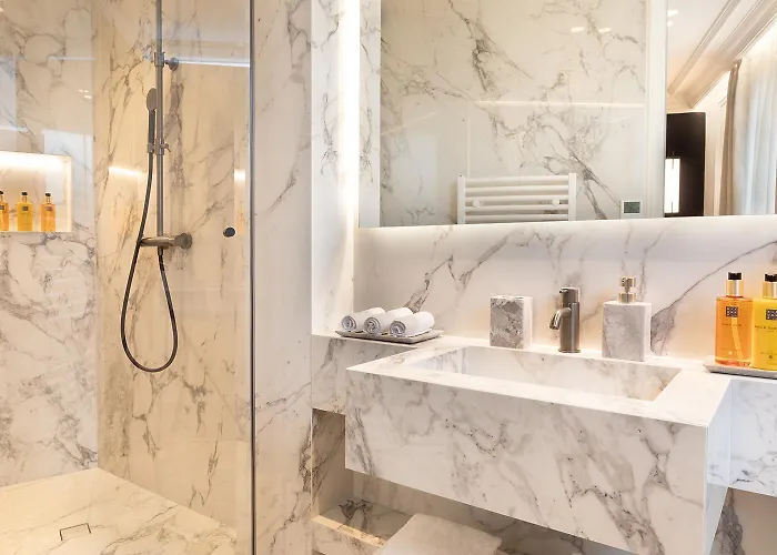 Thelander - Serviced In Champs Elysées * París