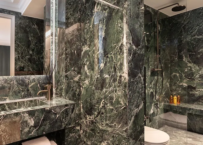 Thelander - Serviced In Champs Elysées *