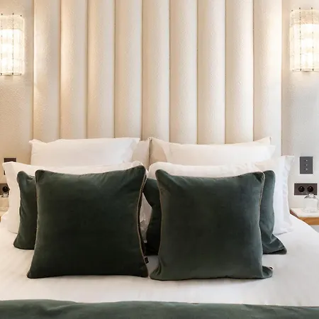Thelander - Serviced In Champs Elysees